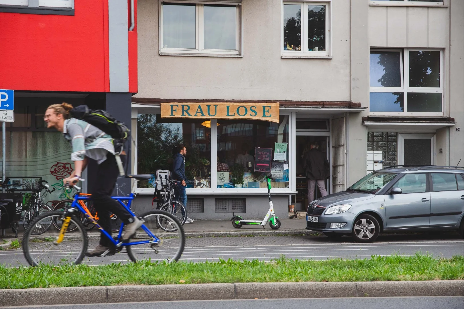 niklas-scholz-graphic-design-portfolio_frau lose_slider1