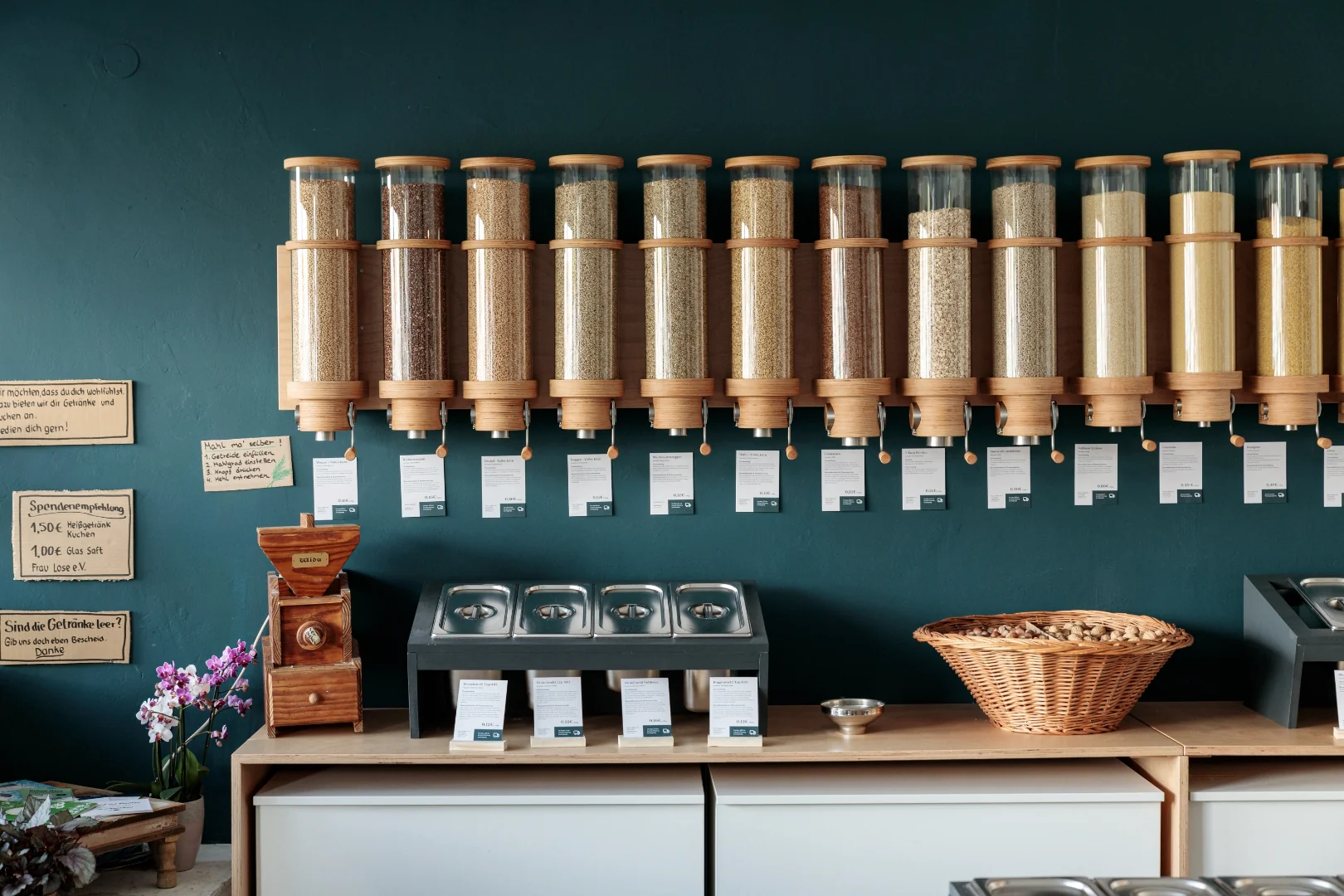 niklas-scholz-graphic-design-portfolio_frau lose_slider11