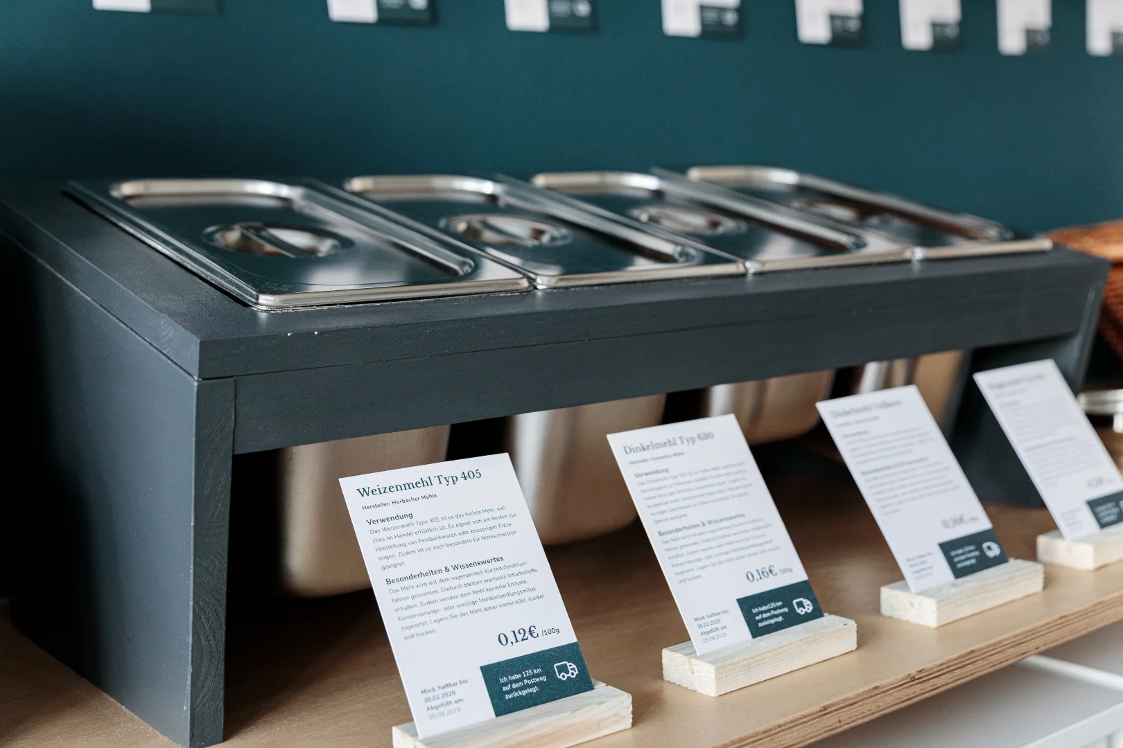 niklas-scholz-graphic-design-portfolio_frau lose_slider12