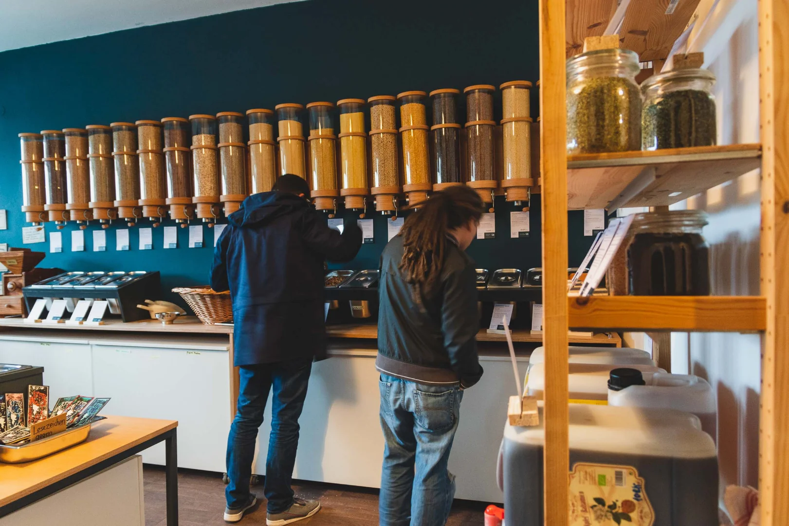 niklas-scholz-graphic-design-portfolio_frau lose_slider5